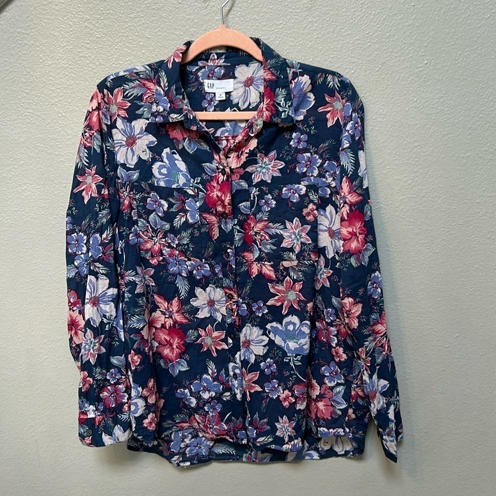 GAP Utility Hawaiian Floral Boyfriend Fit Button Down Long Sleeve Shirt, medium